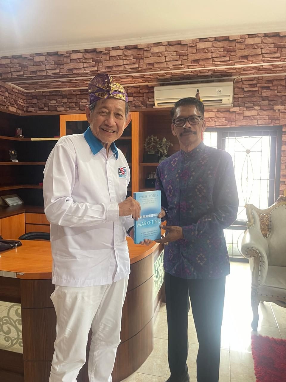 Yayasan Pendidikan Widya Kerthi Menerima Kunjungan Tokoh Marketing Indonesia Hermawan Kartajaya